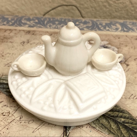 Lenox Teapot - Butlers Pantry - Picture 7 of 10